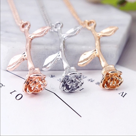 NEW 18K Gold Plated  Romantic Flower Necklace - Picture 9 of 9